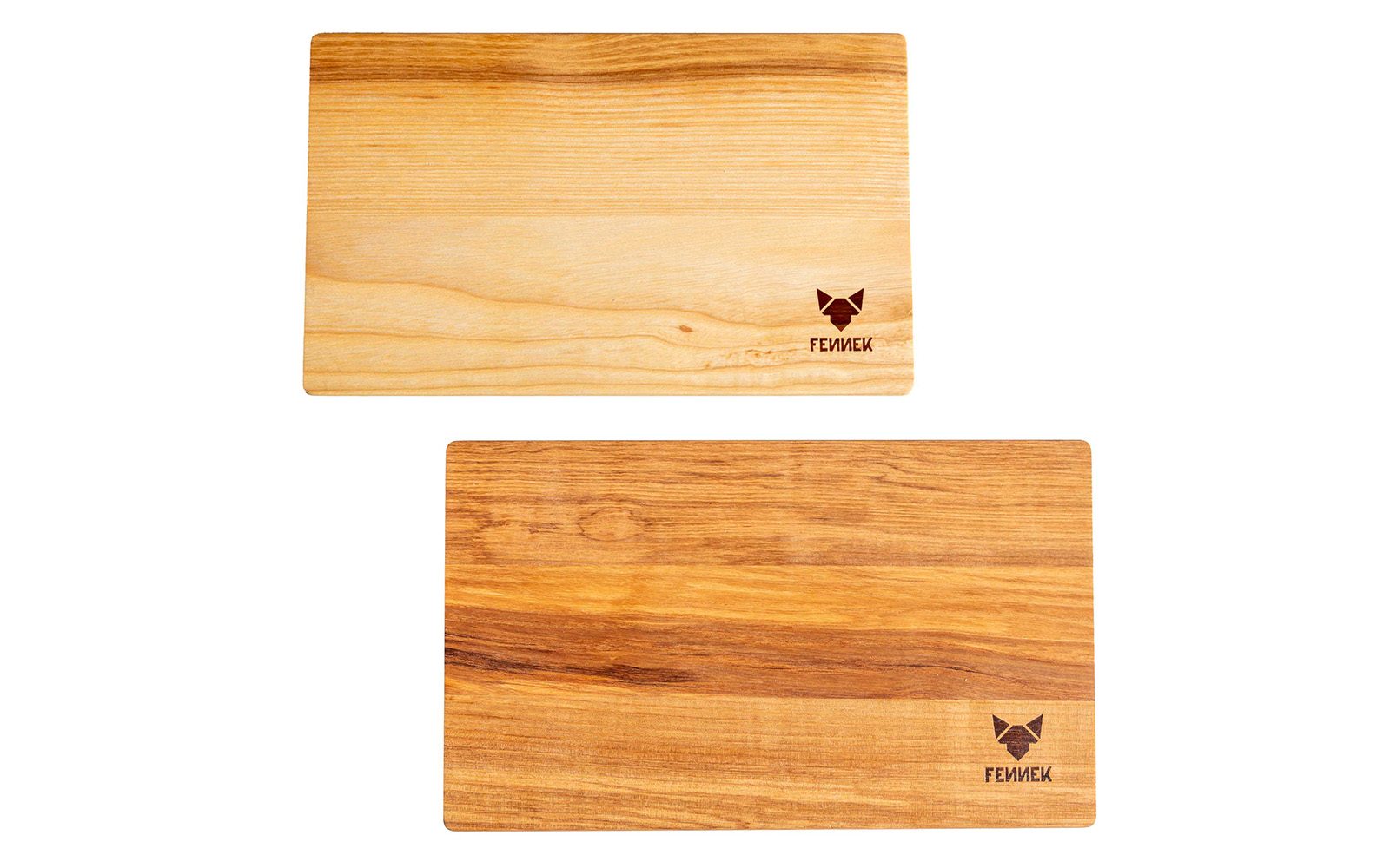 Zwei Holzbretter gleicher Größe mit unterschiedlicher Maserung von oben untereinander leicht versetzt abgebildet