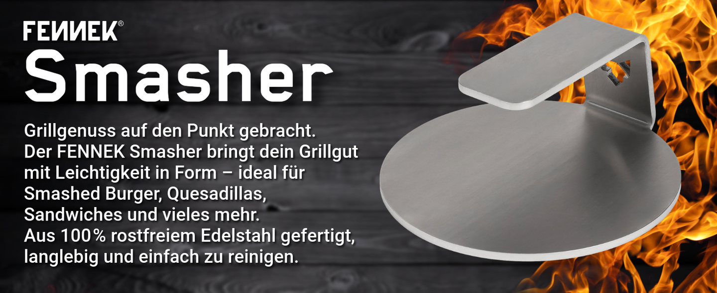 Titelbild vom FENNEK Smasher. Rechts im Bild sieht man den Smasher, dahinter sind Flammen. Links im Bild ist ein kurzer Text, der den Smasher beschreibt.