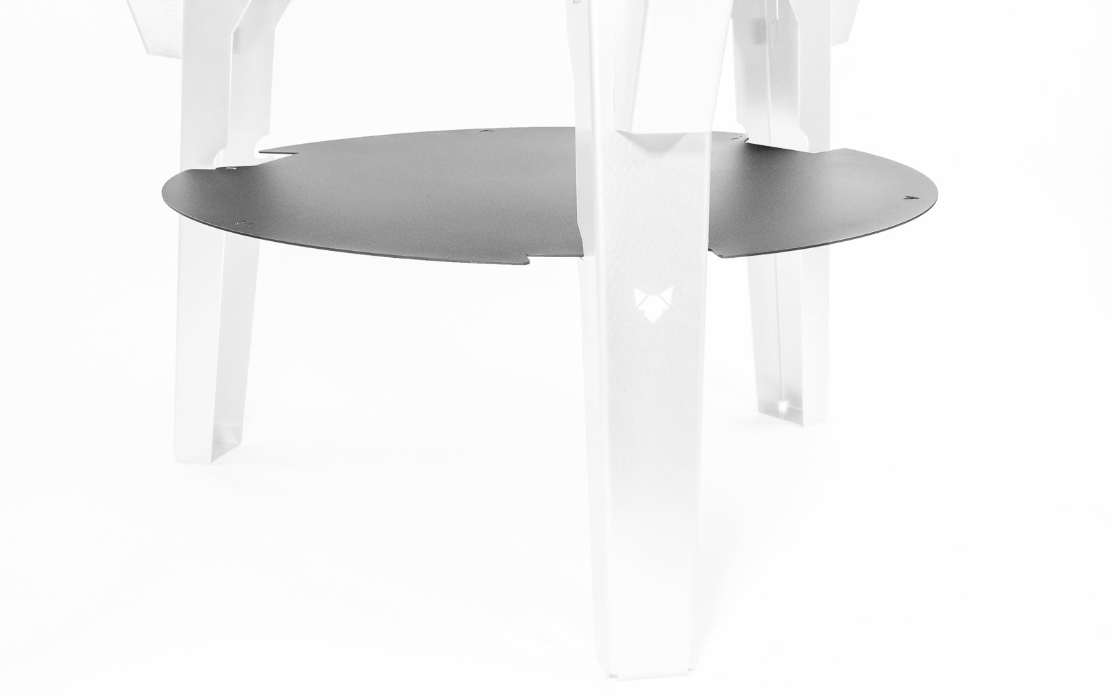 Hitzeblech schützt den Untergrund vor Strahlungshitze. Passend für Feuerschale Allround. Aus robustem 2 mm dickem Aluminium und einer extrem temperaturbeständigen Pulverbeschichtung