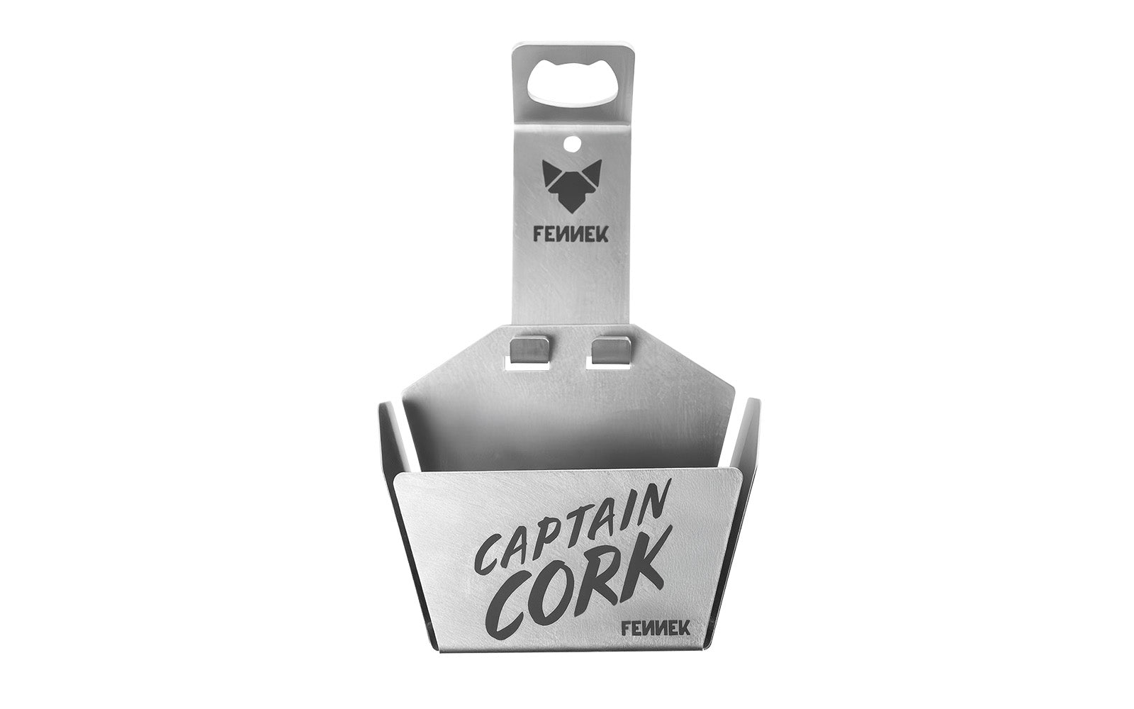 Freisteller vom FENNEK Flaschenöffner Cpt. Cork - Korb vor weißem Hintergrund. Eingraviert ist ein graues FENNEK-Logo sowie der Schriftzug Captain Cork.