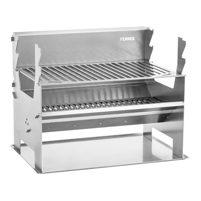 Freigestellter zusammensteckbarer FENNEK Holzkohlegrill mit Bodenblech darunter.