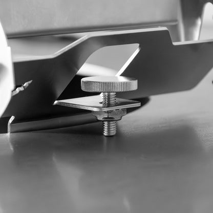 Nahaufnahme vom montierten Feuerplatten Adapter für Flammlachs