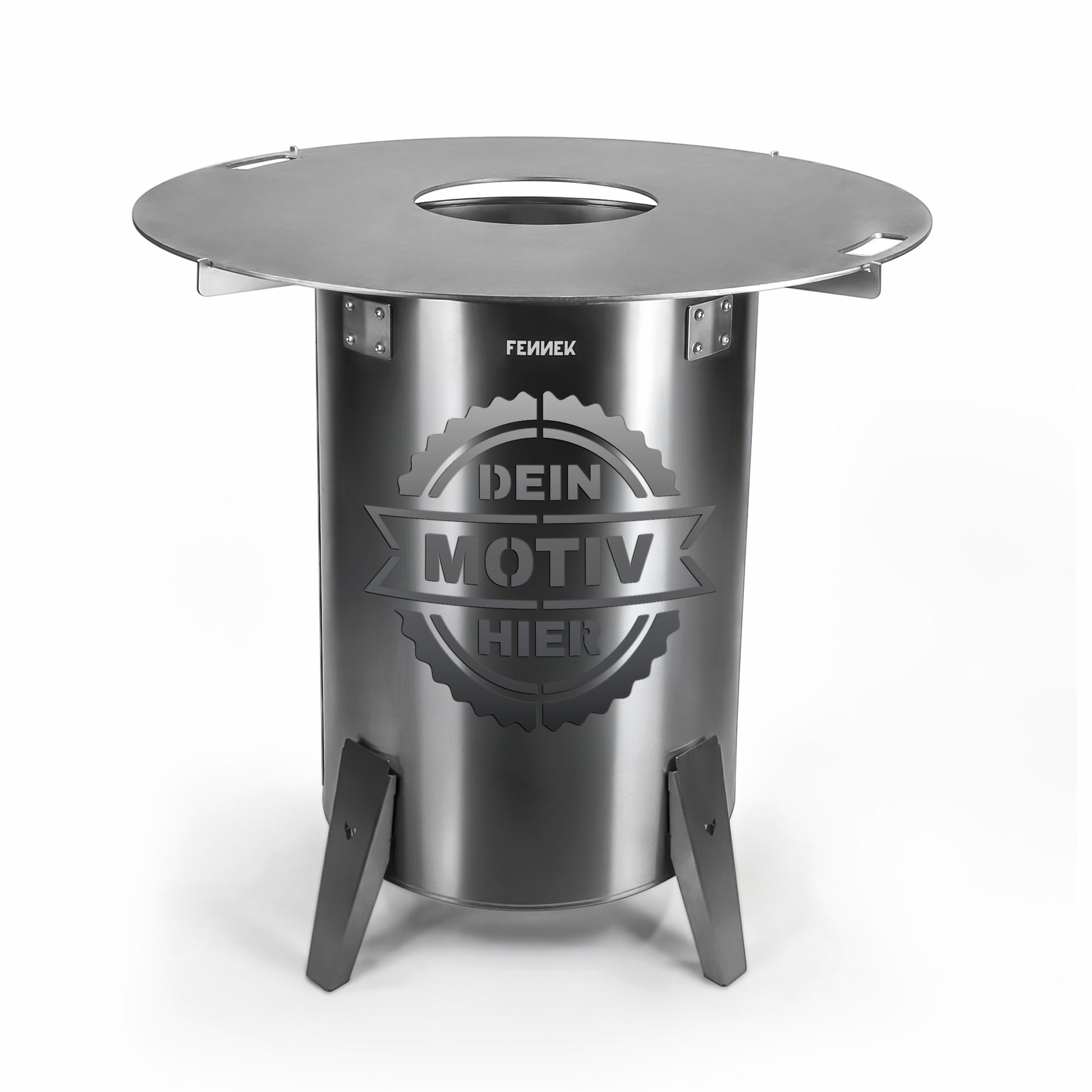 FENNEK Feuerplattengrill mit eigenem Motiv personalisiert, freigestellt auf weißem Hintergrund