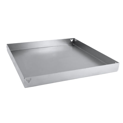 Freisteller der Aschewanne von FENNEK. Aus Stahl oder Edelstahl und natürlich Made in Germany. Es ist eine Nahaufnahme des ausgeschnittenen Logos.