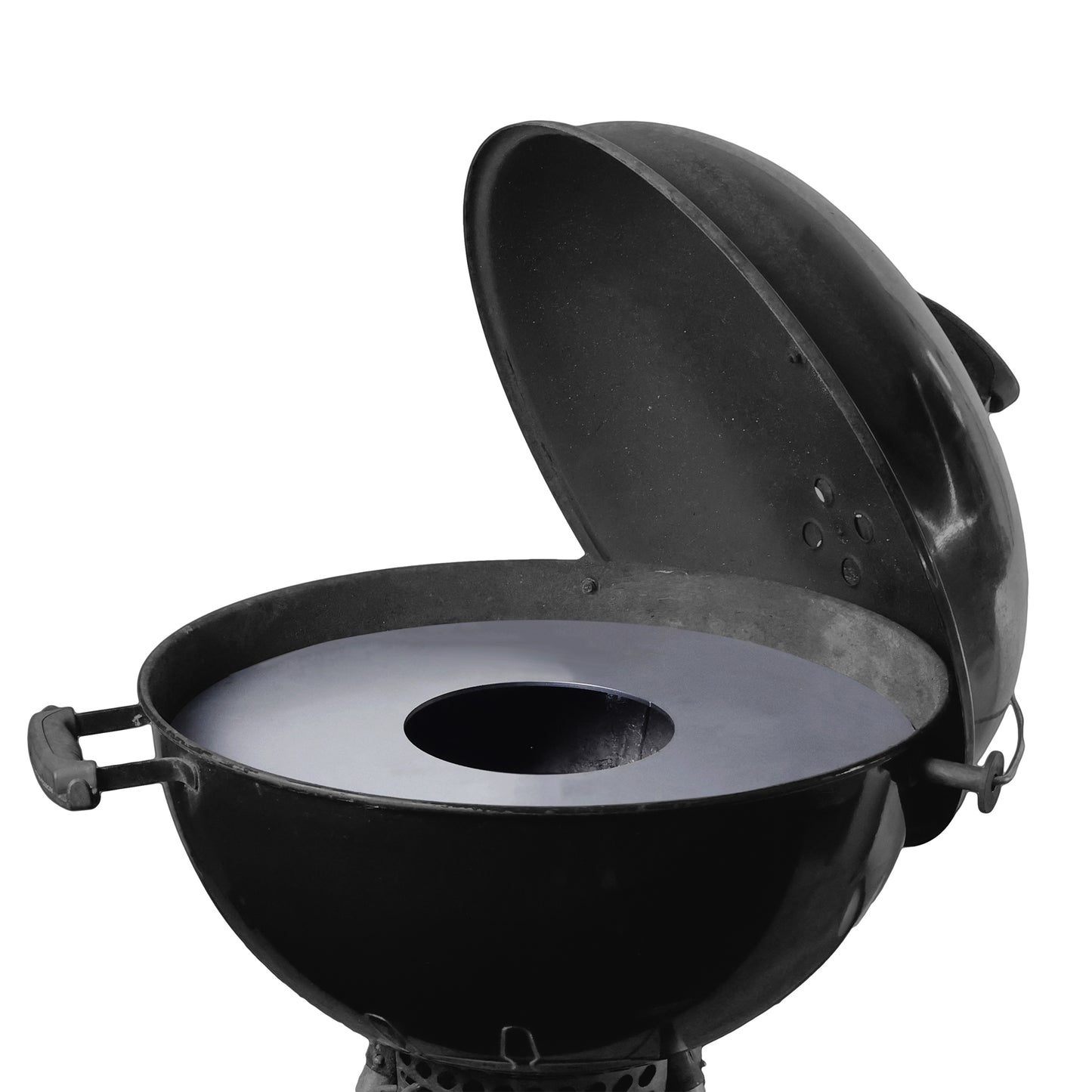 Freisteller der FENNEK Feuerplatte 55 cm im Weber Kugelgrill