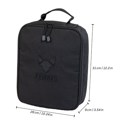 Freisteller der FENNEK Kühltasche mit angegebenen Maßen der Höhe, Breite und Tiefe.