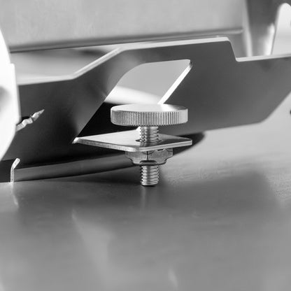 Nahaufnahme vom montierten Feuerplatten Adapter für Flammlachs