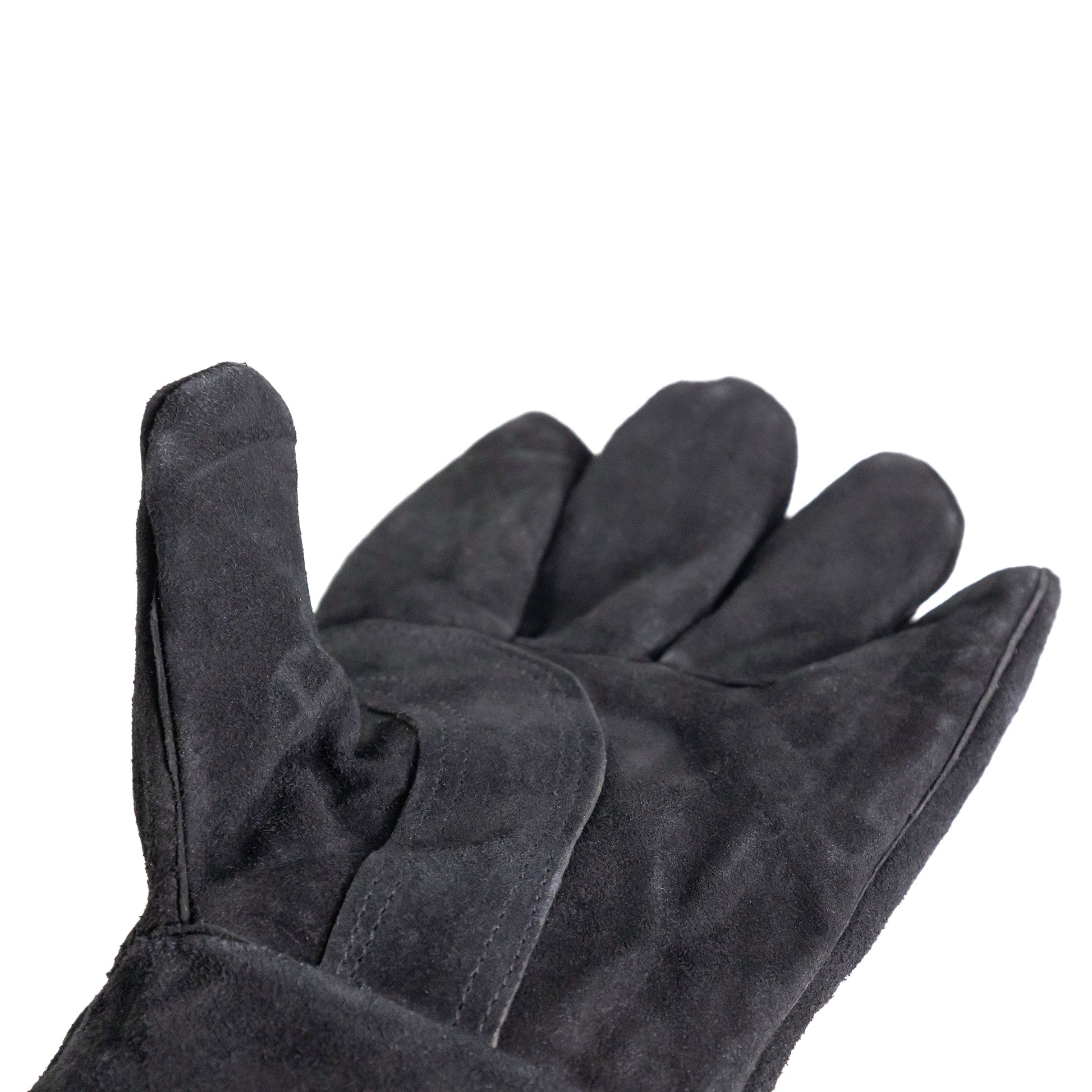 Nahaufnahme von der Handinnenfläche des schwarzen Grillhandschuh aus Leder.