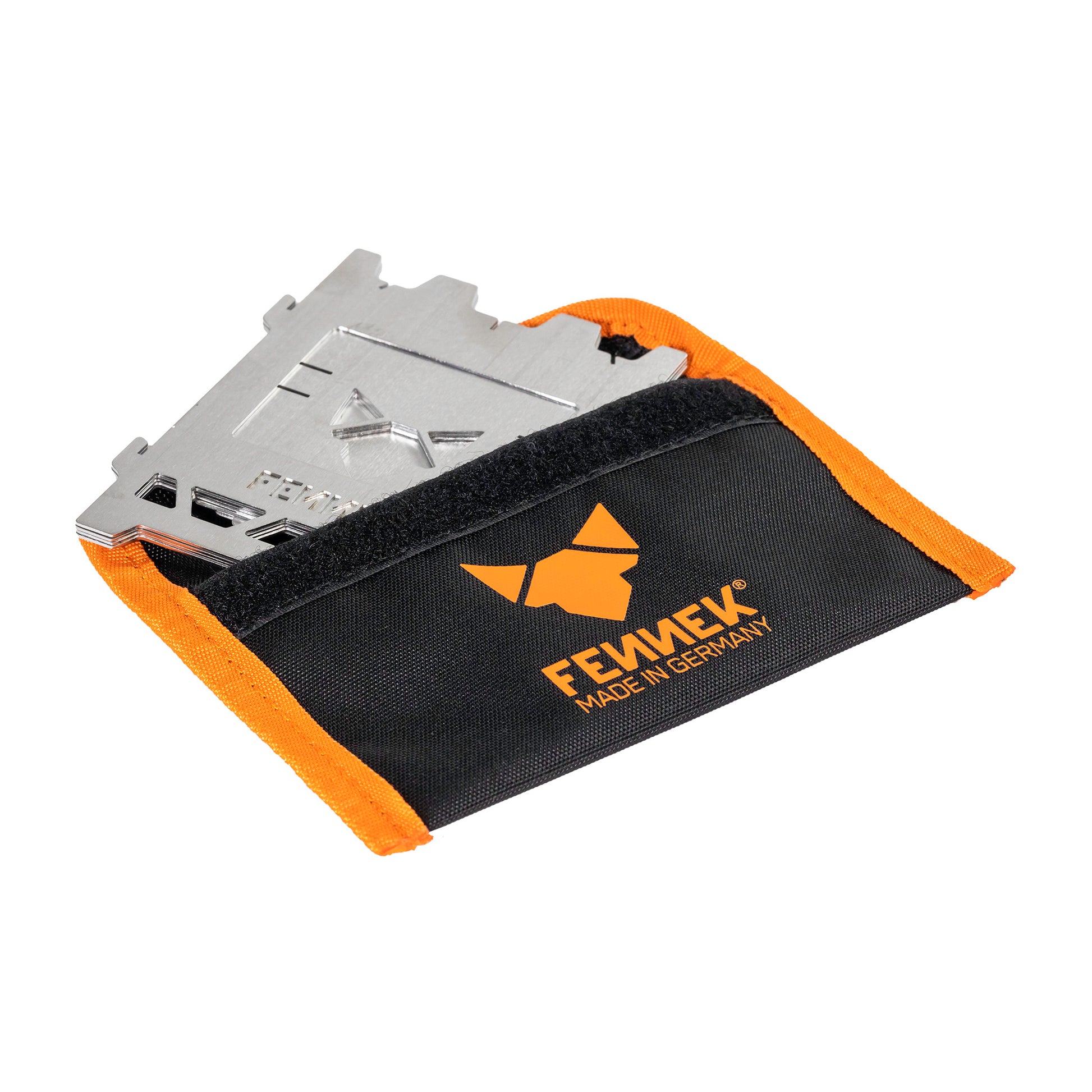Offene schwarze Nylon Tasche mit orangenem FENNEK Logo-Aufdruck, orangenen Bordüre und Hobo aus Edelstahl schaut raus.