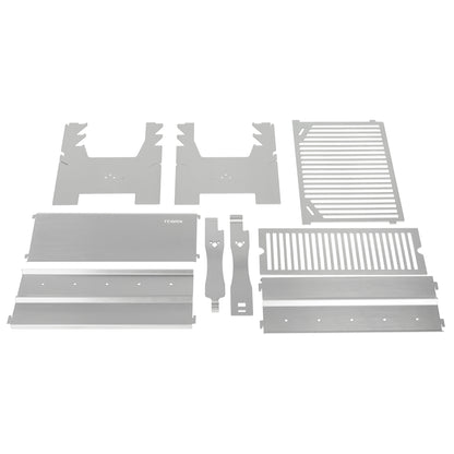 Freisteller von den 9 Einzelteilen des FENNEK 2.0 Holzkohlegrills (inkl. Multifunktionstool aka Grillzange) 