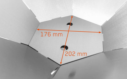 Nahaufnahme Bodenblech der Hexagon Feuerschale mit eingezeichneten Maßangaben.
